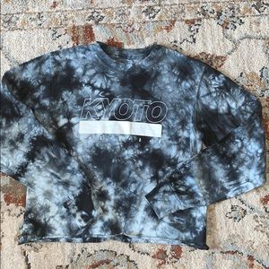 Cropped long sleeve T-shirt